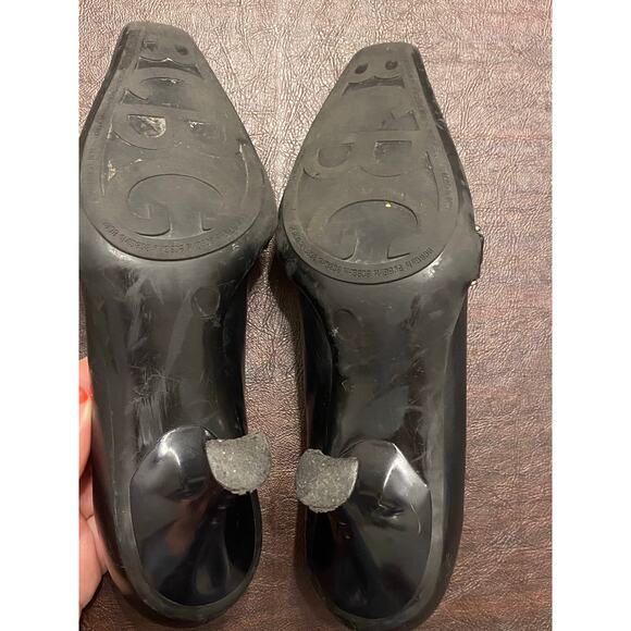 Y2K BCBGirls Black Kitten Heel Pumps with Buckle Detail - Picture 6 of 13